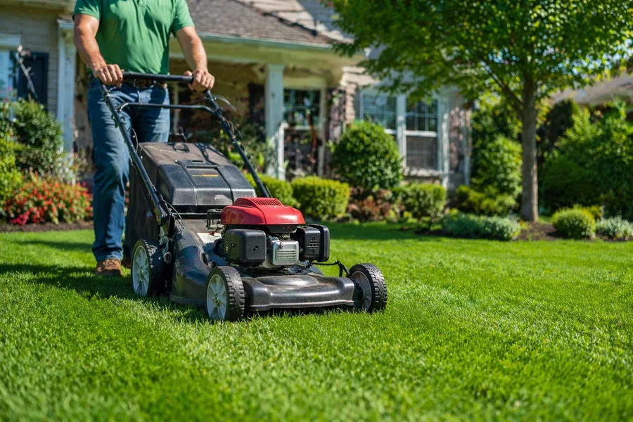 Lawn Trimming service in Bluffdale, Utah - Duck Duck Mow